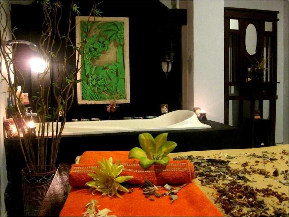 Tjokro Hotel Klaten Экстерьер фото