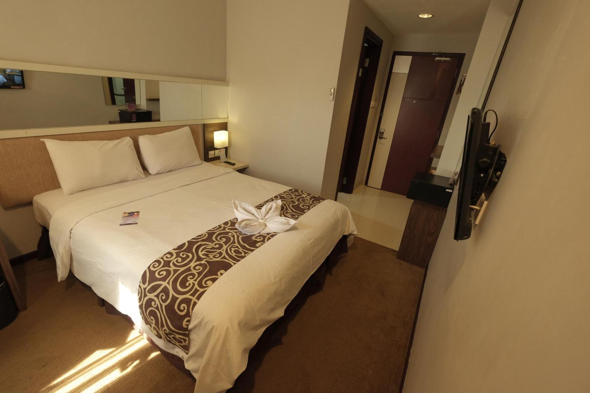 Tjokro Hotel Klaten Экстерьер фото