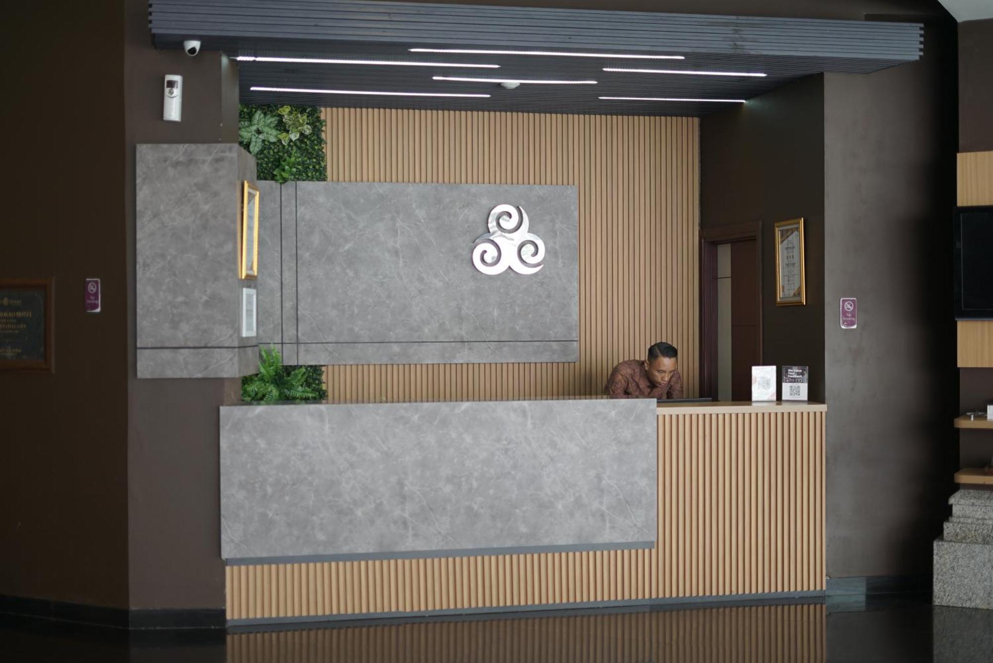 Tjokro Hotel Klaten Экстерьер фото