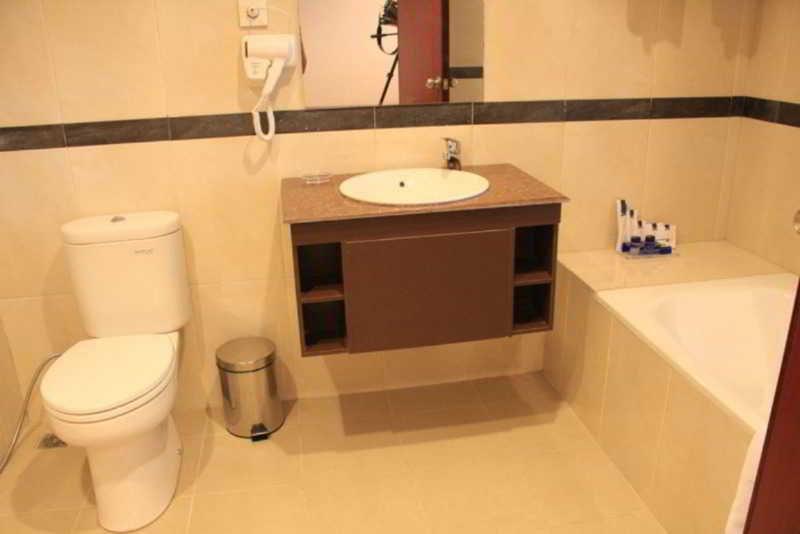 Tjokro Hotel Klaten Экстерьер фото