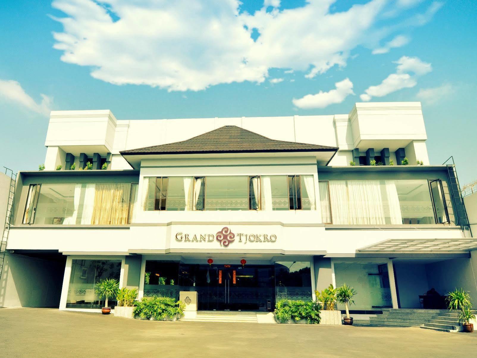 Tjokro Hotel Klaten Экстерьер фото